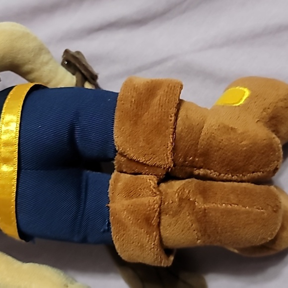 Disney Jake And The Neverland Pirates 13” Plush - Picture 7 of 7